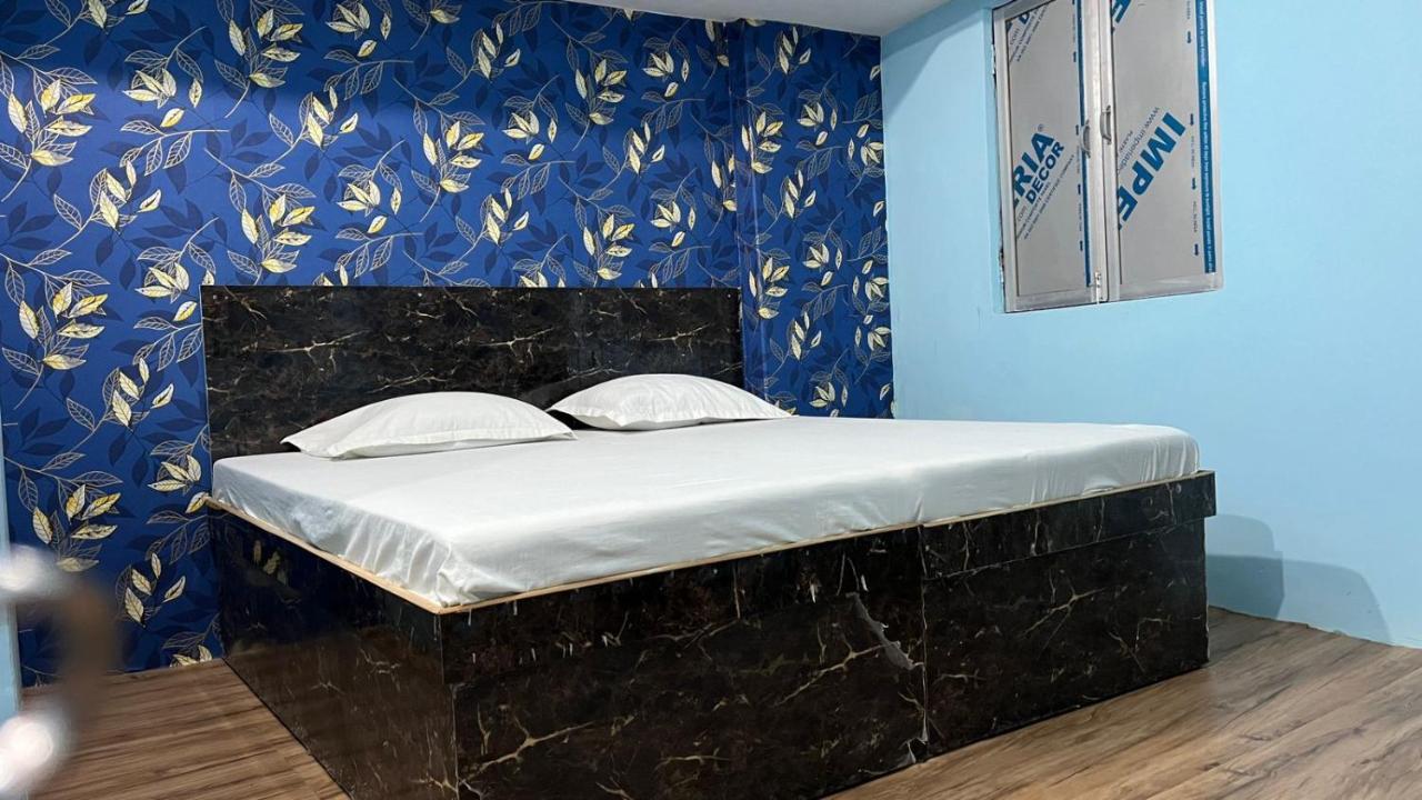 Krishna P. Guest House Варанаси Екстериор снимка