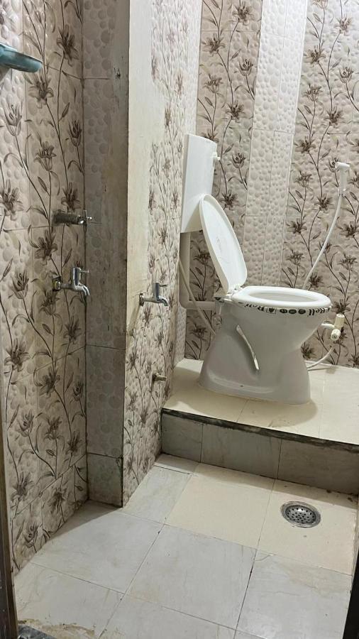 Krishna P. Guest House Варанаси Екстериор снимка