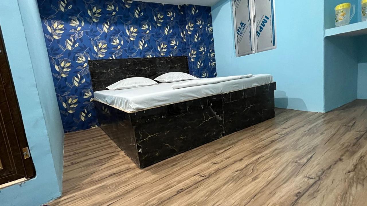 Krishna P. Guest House Варанаси Екстериор снимка